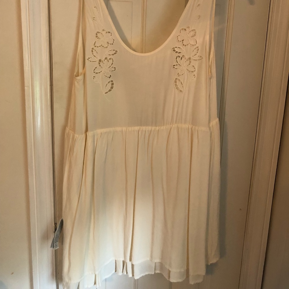 White, loose mini dress